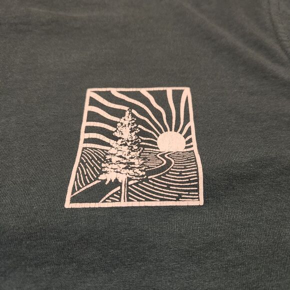 Lake and Trail Green/ Teal Long Sleeve with Print, Size Large - Picture 3 of 9